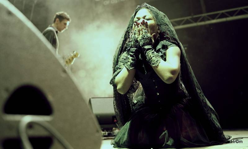 Hvězdou prvního dne Colours of Ostrava byla Florence and the Machine, vystoupili i MØ nebo Red Baraat