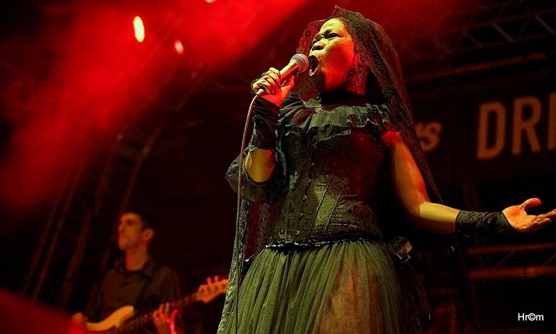 Hvězdou prvního dne Colours of Ostrava byla Florence and the Machine, vystoupili i MØ nebo Red Baraat