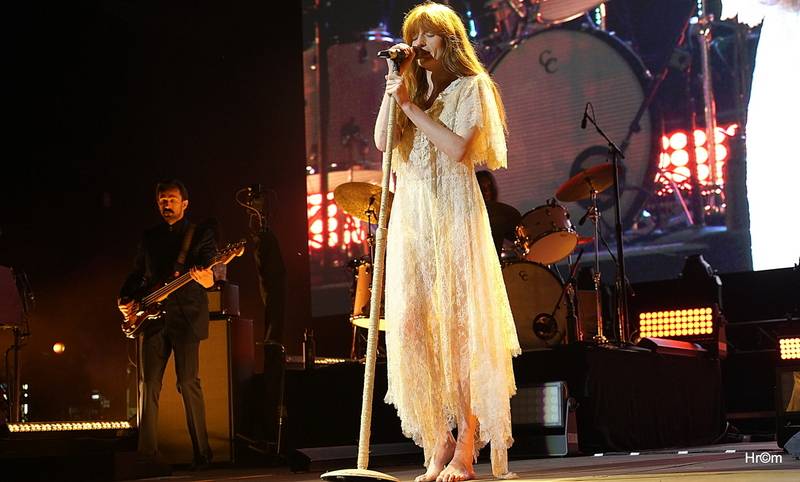 Hvězdou prvního dne Colours of Ostrava byla Florence and the Machine, vystoupili i MØ nebo Red Baraat