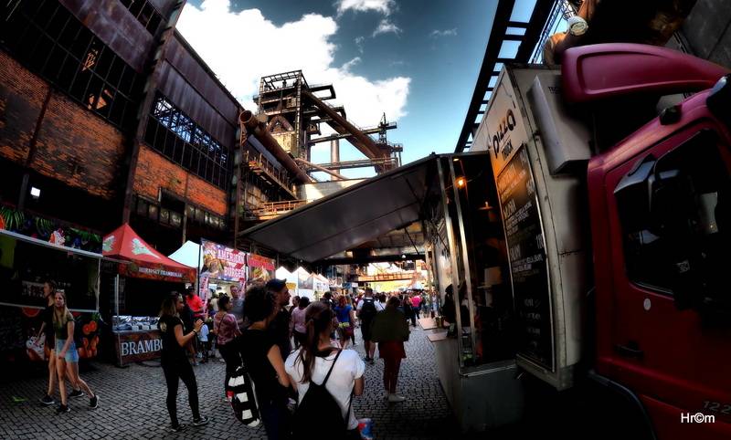 Hvězdou prvního dne Colours of Ostrava byla Florence and the Machine, vystoupili i MØ nebo Red Baraat