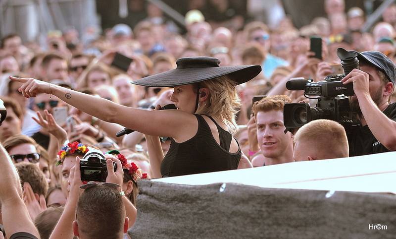 Hvězdou prvního dne Colours of Ostrava byla Florence and the Machine, vystoupili i MØ nebo Red Baraat