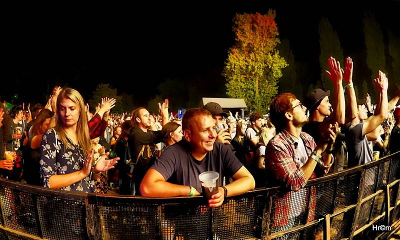 Hvězdou prvního dne Colours of Ostrava byla Florence and the Machine, vystoupili i MØ nebo Red Baraat