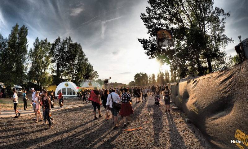 Hvězdou prvního dne Colours of Ostrava byla Florence and the Machine, vystoupili i MØ nebo Red Baraat