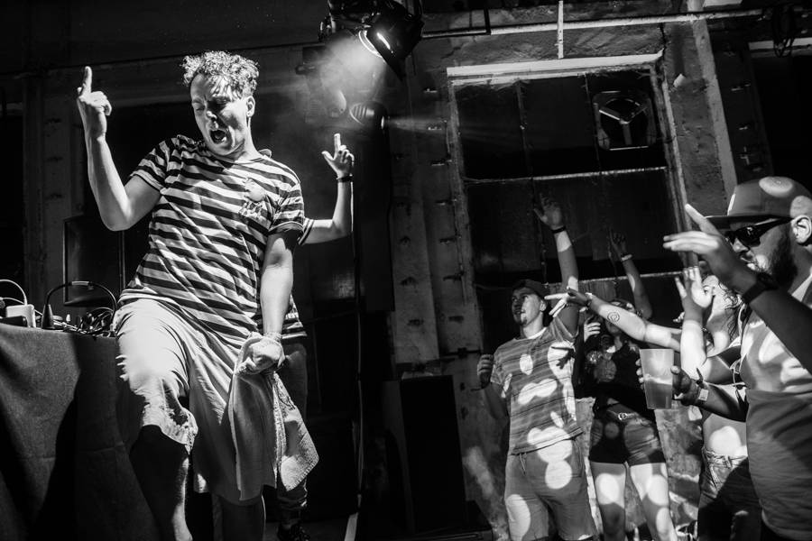 Druhý den Colours Of Ostrava: Dominantní Rag'N'Bone Man, Tom Walker, Mariza i Kryštof