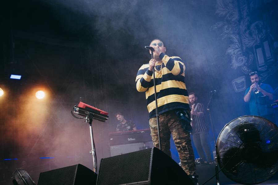 Druhý den Colours Of Ostrava: Dominantní Rag'N'Bone Man, Tom Walker, Mariza i Kryštof