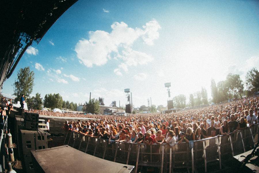 Druhý den Colours Of Ostrava: Dominantní Rag'N'Bone Man, Tom Walker, Mariza i Kryštof