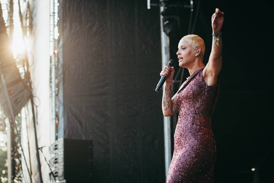 Druhý den Colours Of Ostrava: Dominantní Rag'N'Bone Man, Tom Walker, Mariza i Kryštof