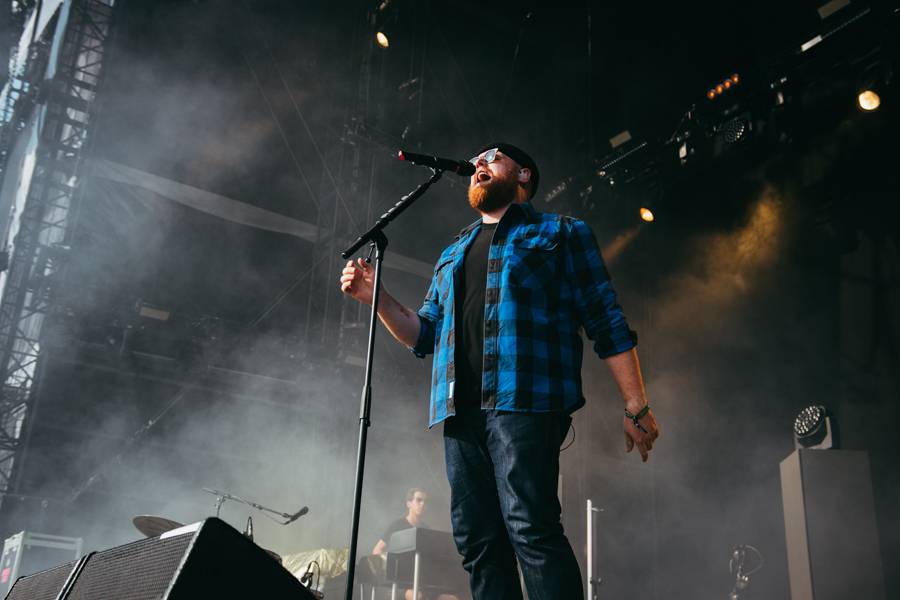 Druhý den Colours Of Ostrava: Dominantní Rag'N'Bone Man, Tom Walker, Mariza i Kryštof