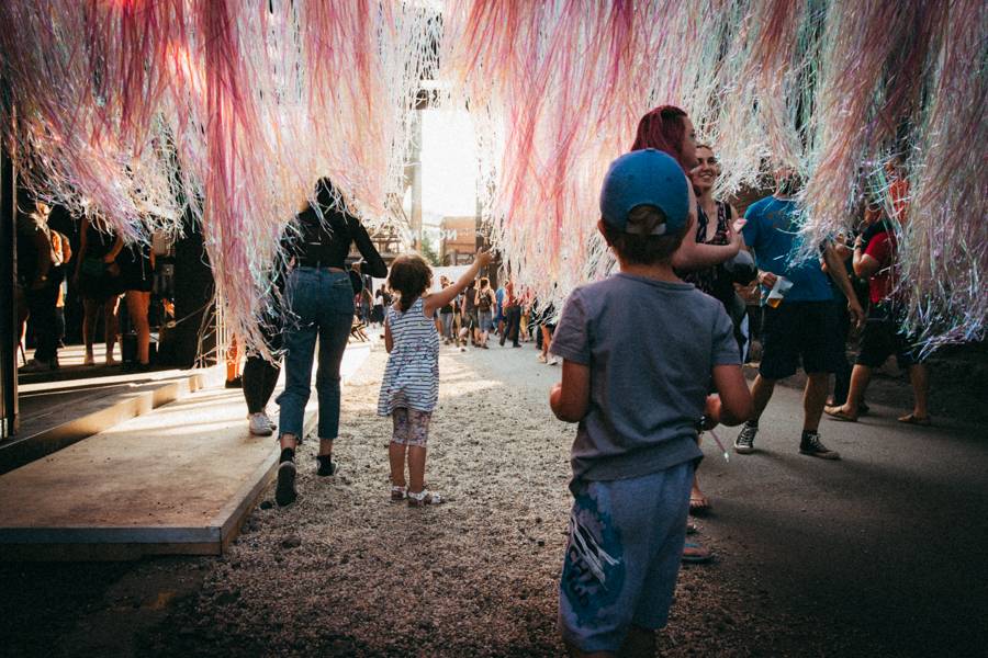 Druhý den Colours Of Ostrava: Dominantní Rag'N'Bone Man, Tom Walker, Mariza i Kryštof