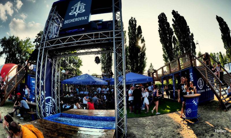 Čtvrteční Colours Of Ostrava: Na hlavním pódiu zářili Kryštof nebo Rag'N'Bone Man, na malé scéně bavili The Atavists