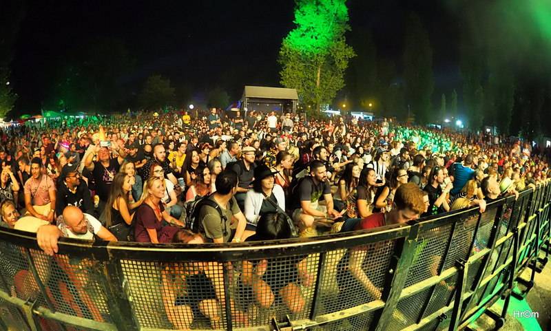 Čtvrteční Colours Of Ostrava: Na hlavním pódiu zářili Kryštof nebo Rag'N'Bone Man, na malé scéně bavili The Atavists