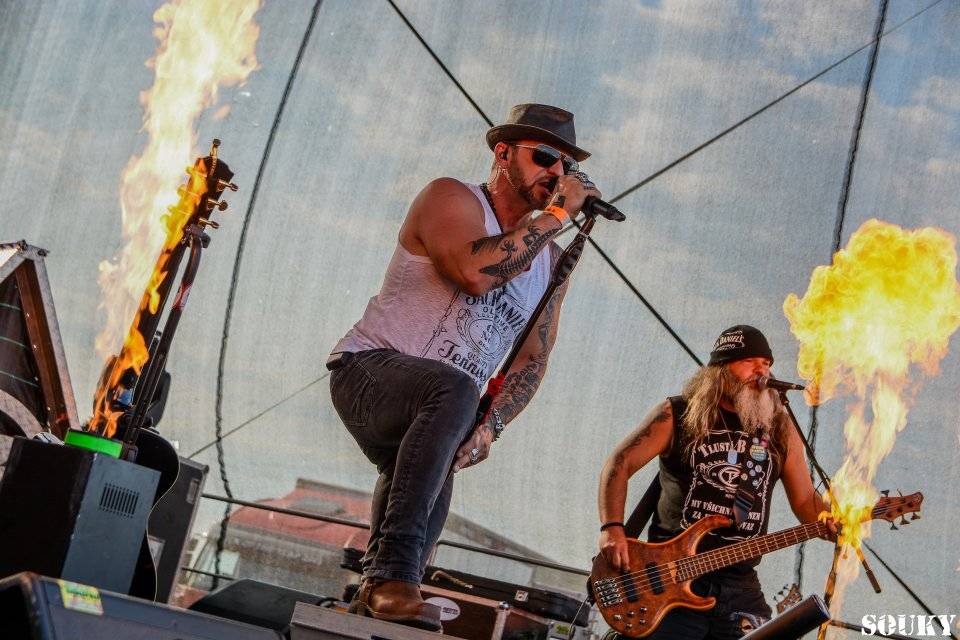 První den na Footfestu vystoupili Škwor, Doga, Traktor nebo Dymytry