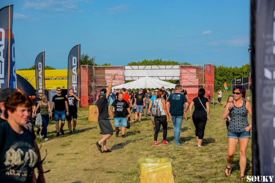 První den na Footfestu vystoupili Škwor, Doga, Traktor nebo Dymytry