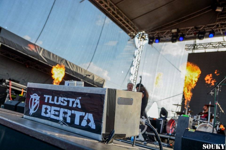 První den na Footfestu vystoupili Škwor, Doga, Traktor nebo Dymytry