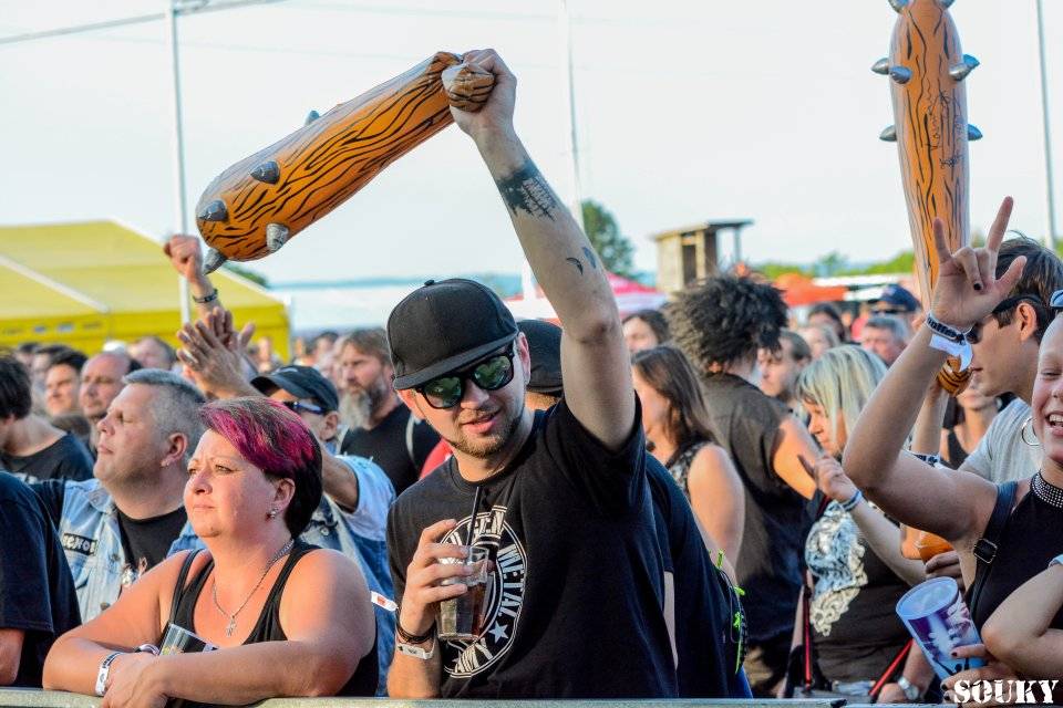 První den na Footfestu vystoupili Škwor, Doga, Traktor nebo Dymytry