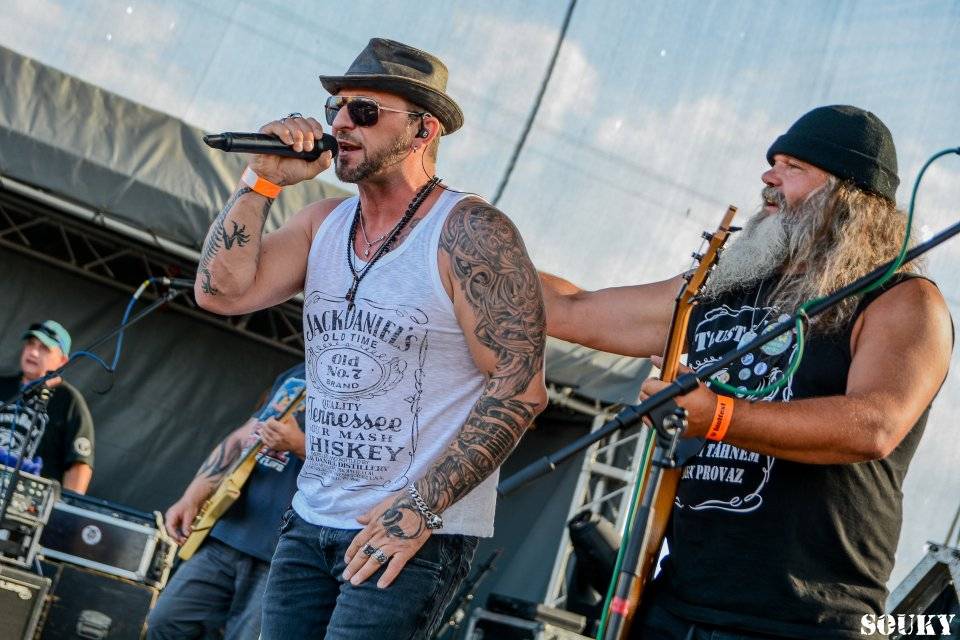 První den na Footfestu vystoupili Škwor, Doga, Traktor nebo Dymytry