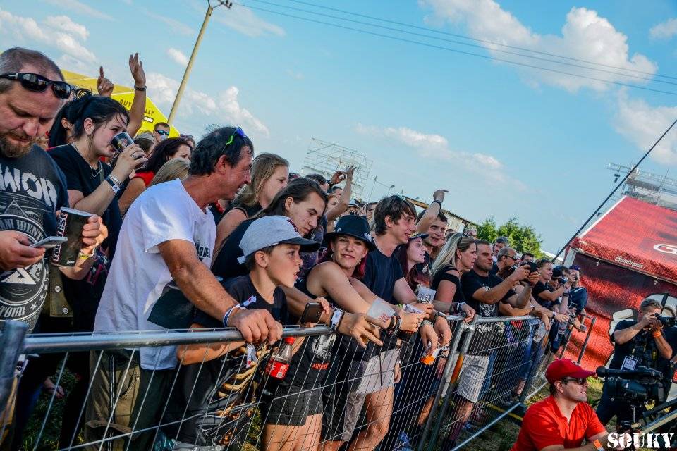První den na Footfestu vystoupili Škwor, Doga, Traktor nebo Dymytry