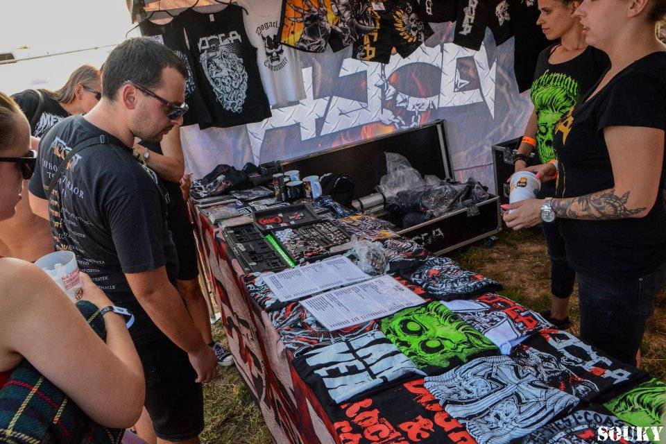 První den na Footfestu vystoupili Škwor, Doga, Traktor nebo Dymytry