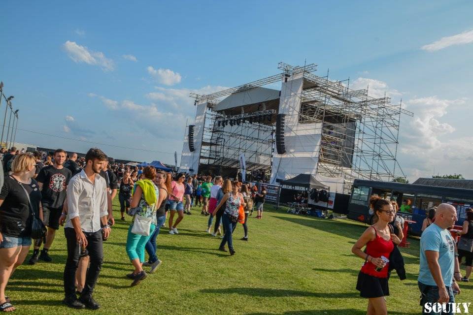 První den na Footfestu vystoupili Škwor, Doga, Traktor nebo Dymytry