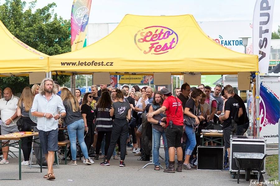 Létofest v Českých Budějovicích odstartoval s Monkey Business, Mig 21, Pražským výběrem nebo Mandrage