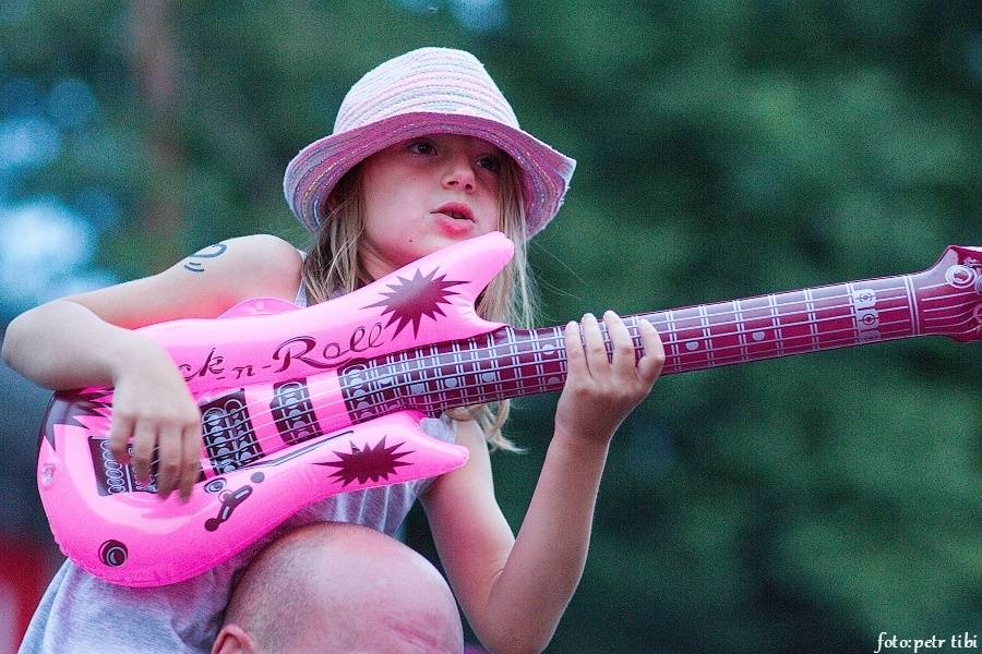 Létofest v Českých Budějovicích odstartoval s Monkey Business, Mig 21, Pražským výběrem nebo Mandrage