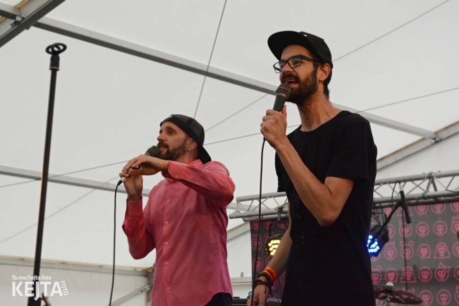 Toy Dolls, Olympic, Fast Food Orchestra i Visací zámek se předvedli v druhý den Footfestu