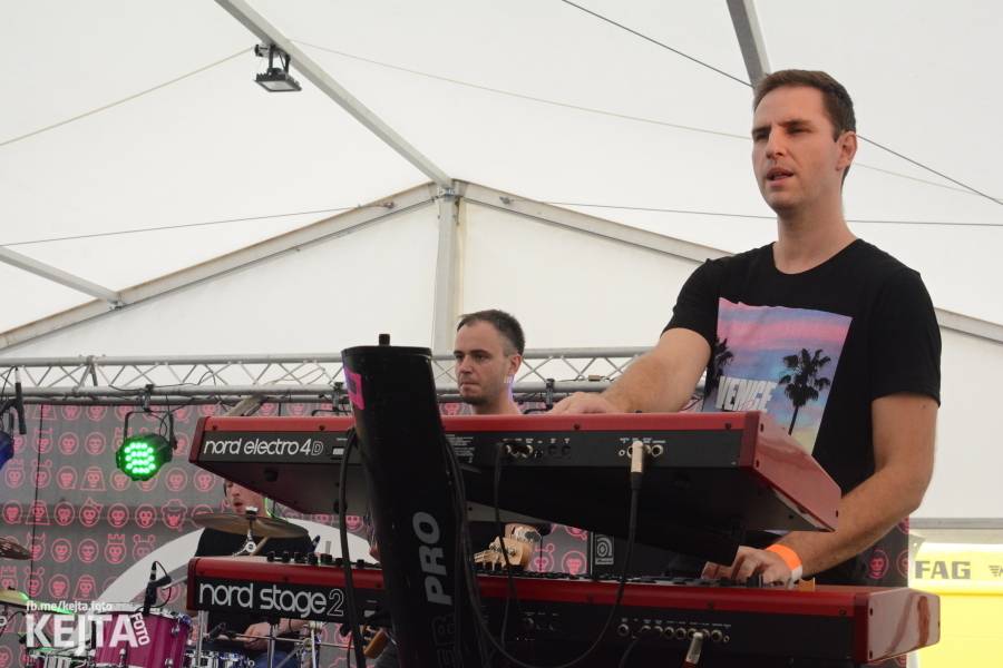 Toy Dolls, Olympic, Fast Food Orchestra i Visací zámek se předvedli v druhý den Footfestu