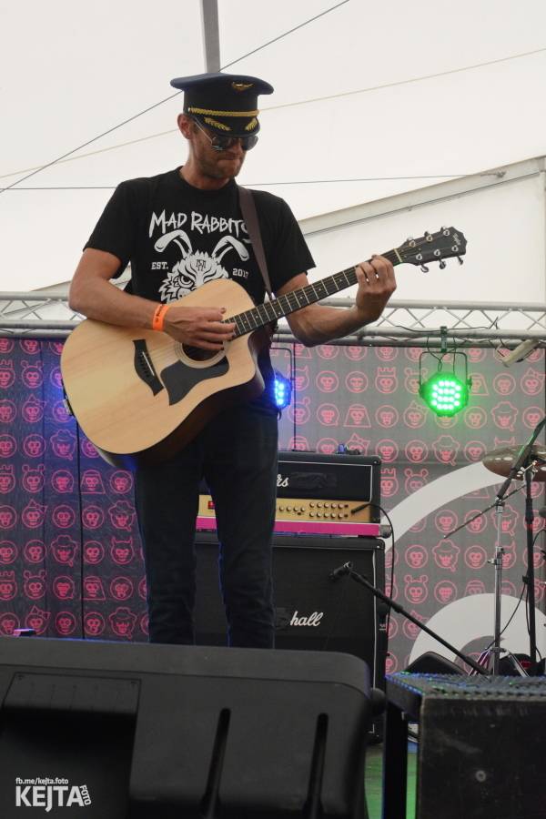 Toy Dolls, Olympic, Fast Food Orchestra i Visací zámek se předvedli v druhý den Footfestu