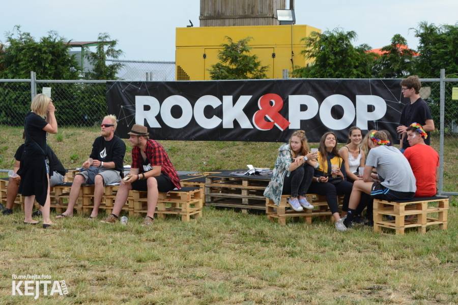 Toy Dolls, Olympic, Fast Food Orchestra i Visací zámek se předvedli v druhý den Footfestu