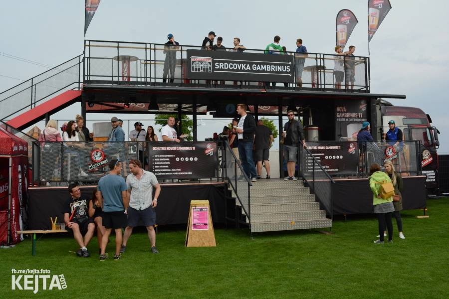 Toy Dolls, Olympic, Fast Food Orchestra i Visací zámek se předvedli v druhý den Footfestu