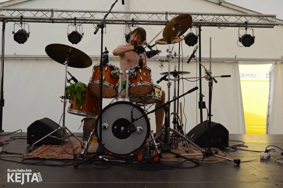 Toy Dolls, Olympic, Fast Food Orchestra i Visací zámek se předvedli v druhý den Footfestu