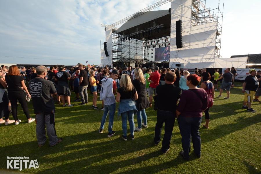 Toy Dolls, Olympic, Fast Food Orchestra i Visací zámek se předvedli v druhý den Footfestu