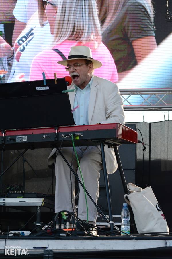 Toy Dolls, Olympic, Fast Food Orchestra i Visací zámek se předvedli v druhý den Footfestu