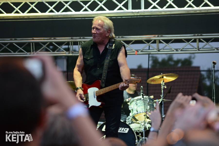 Toy Dolls, Olympic, Fast Food Orchestra i Visací zámek se předvedli v druhý den Footfestu