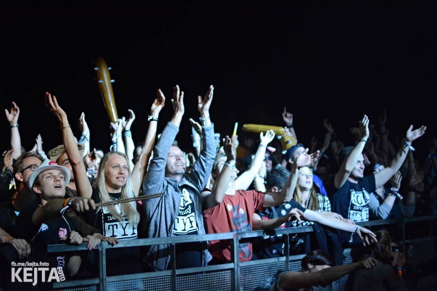 Toy Dolls, Olympic, Fast Food Orchestra i Visací zámek se předvedli v druhý den Footfestu