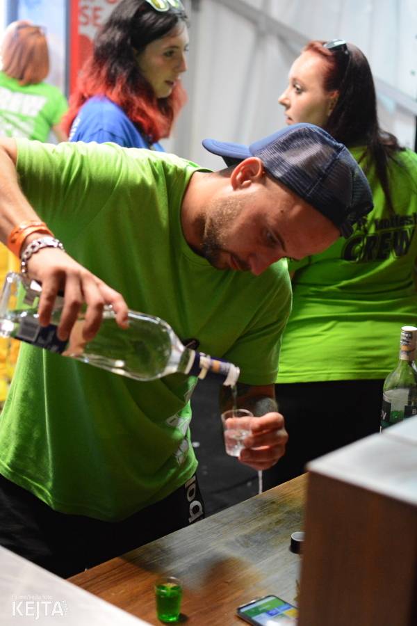 Toy Dolls, Olympic, Fast Food Orchestra i Visací zámek se předvedli v druhý den Footfestu