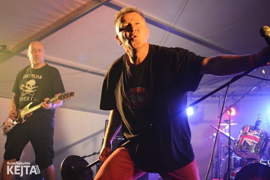 Toy Dolls, Olympic, Fast Food Orchestra i Visací zámek se předvedli v druhý den Footfestu