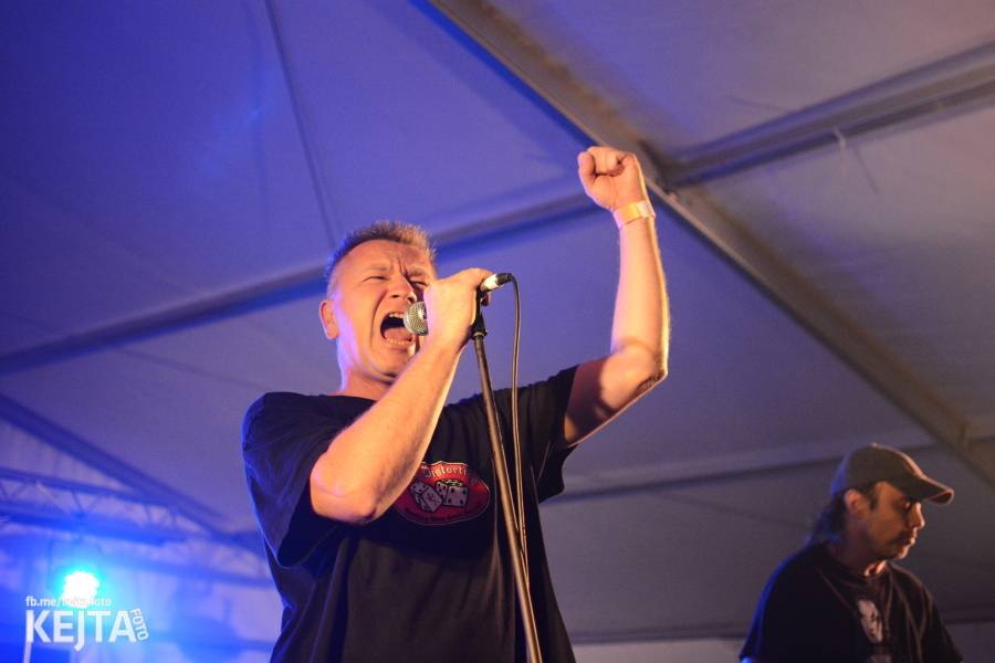 Toy Dolls, Olympic, Fast Food Orchestra i Visací zámek se předvedli v druhý den Footfestu