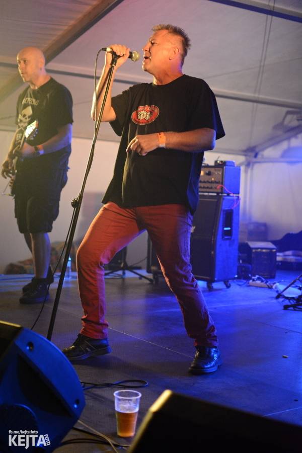 Toy Dolls, Olympic, Fast Food Orchestra i Visací zámek se předvedli v druhý den Footfestu