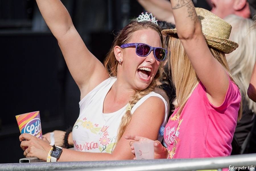 Druhý den Létofestu v Českých Budějovicích: Marek Ztracený, Wanastowi Vjecy, Aneta Langerová a na závěr Divokej Bill