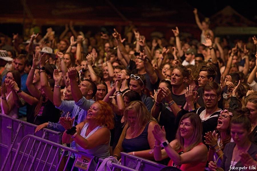 Druhý den Létofestu v Českých Budějovicích: Marek Ztracený, Wanastowi Vjecy, Aneta Langerová a na závěr Divokej Bill