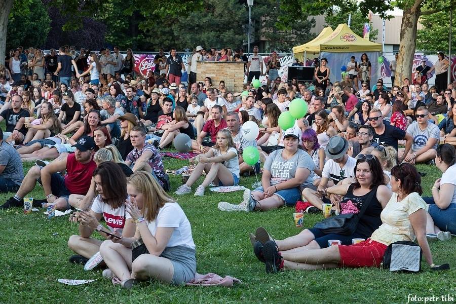 Druhý den Létofestu v Českých Budějovicích: Marek Ztracený, Wanastowi Vjecy, Aneta Langerová a na závěr Divokej Bill