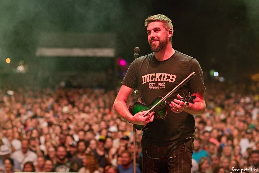 Druhý den Létofestu v Českých Budějovicích: Marek Ztracený, Wanastowi Vjecy, Aneta Langerová a na závěr Divokej Bill