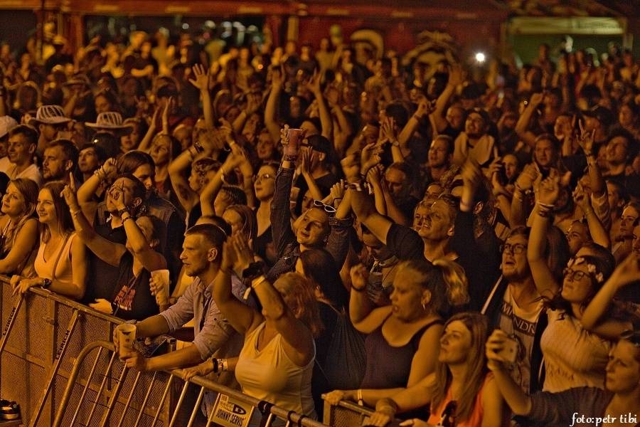 Druhý den Létofestu v Českých Budějovicích: Marek Ztracený, Wanastowi Vjecy, Aneta Langerová a na závěr Divokej Bill