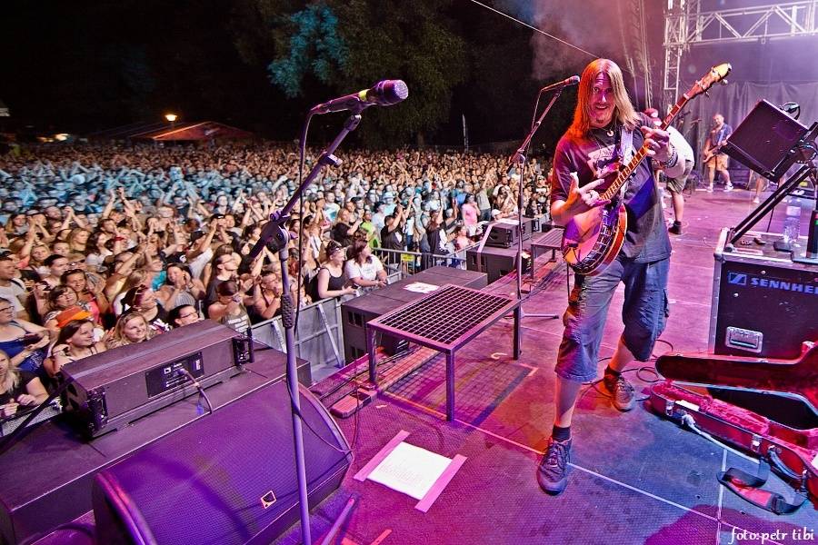 Druhý den Létofestu v Českých Budějovicích: Marek Ztracený, Wanastowi Vjecy, Aneta Langerová a na závěr Divokej Bill