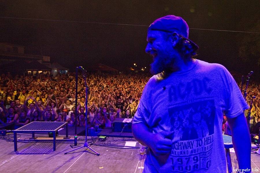 Druhý den Létofestu v Českých Budějovicích: Marek Ztracený, Wanastowi Vjecy, Aneta Langerová a na závěr Divokej Bill