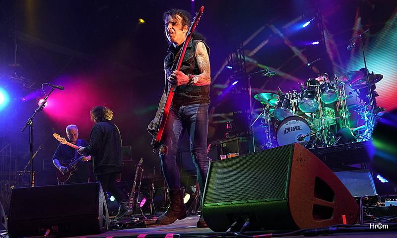 Závěr Colours Of Ostrava se nesl v režii The Cure