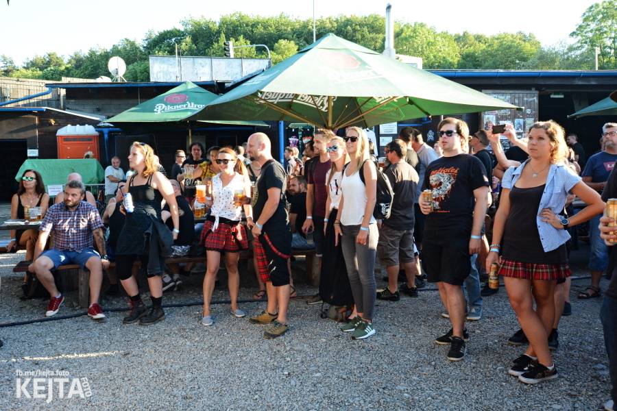 Visací zámek a Nežfaleš rozvášnili pražskou Modrou Vopici