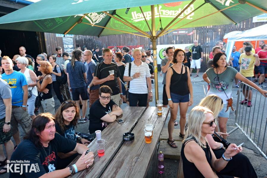 Visací zámek a Nežfaleš rozvášnili pražskou Modrou Vopici