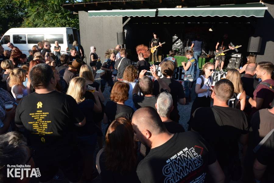 Visací zámek a Nežfaleš rozvášnili pražskou Modrou Vopici